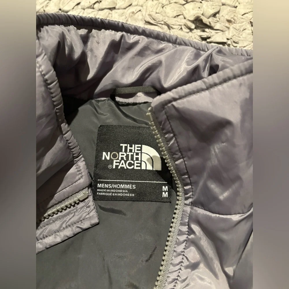 The North Face Men's Silver/Gray Puffer Jacket